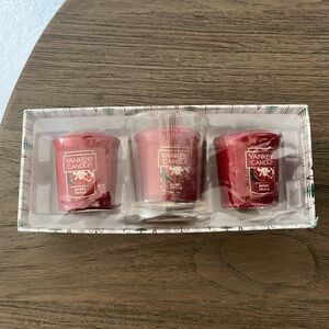 Retired Yankee Candle Votive Gift Set Berry Trifle